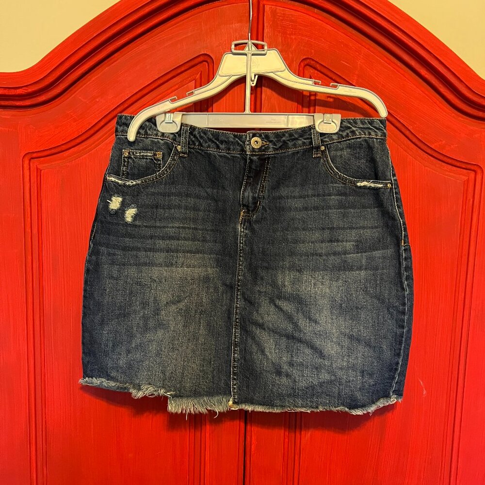 True Craft women's mini denim skirt size 14